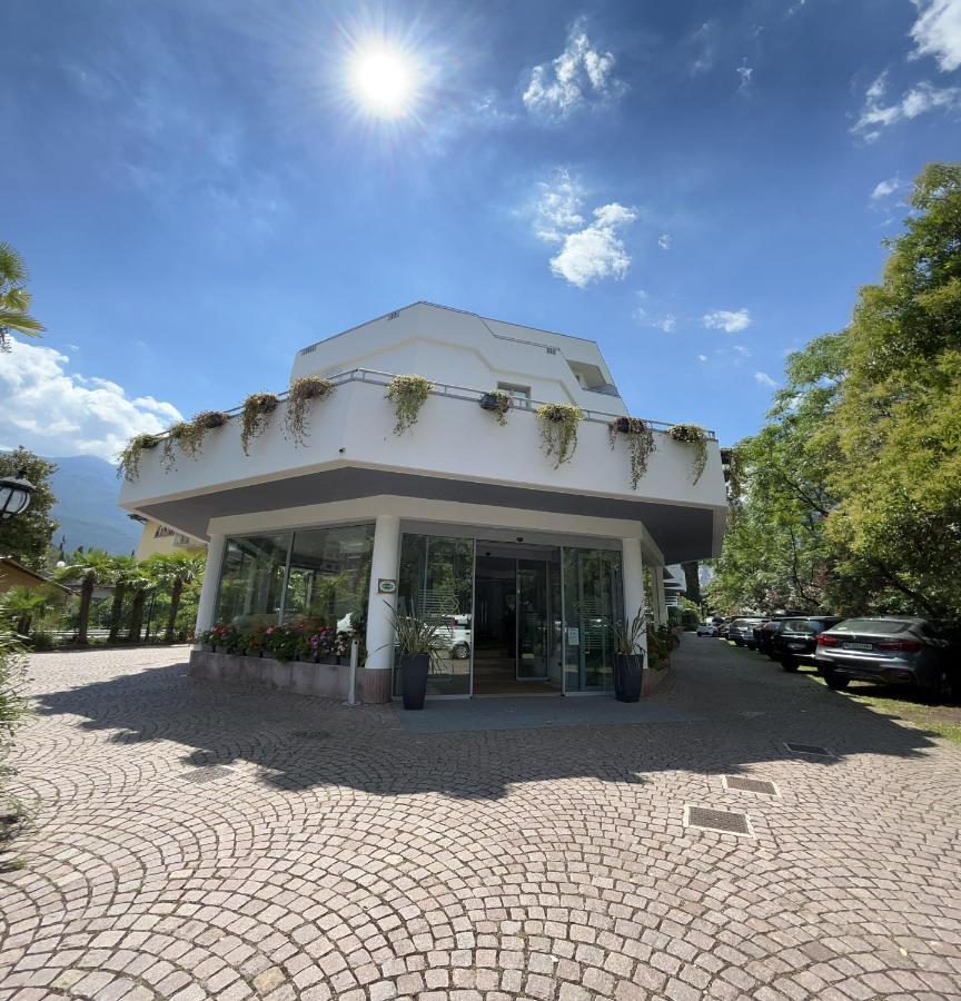 Hotel Oasi Wellness & Spa リーヴァ・デル・ガルダ エクステリア 写真