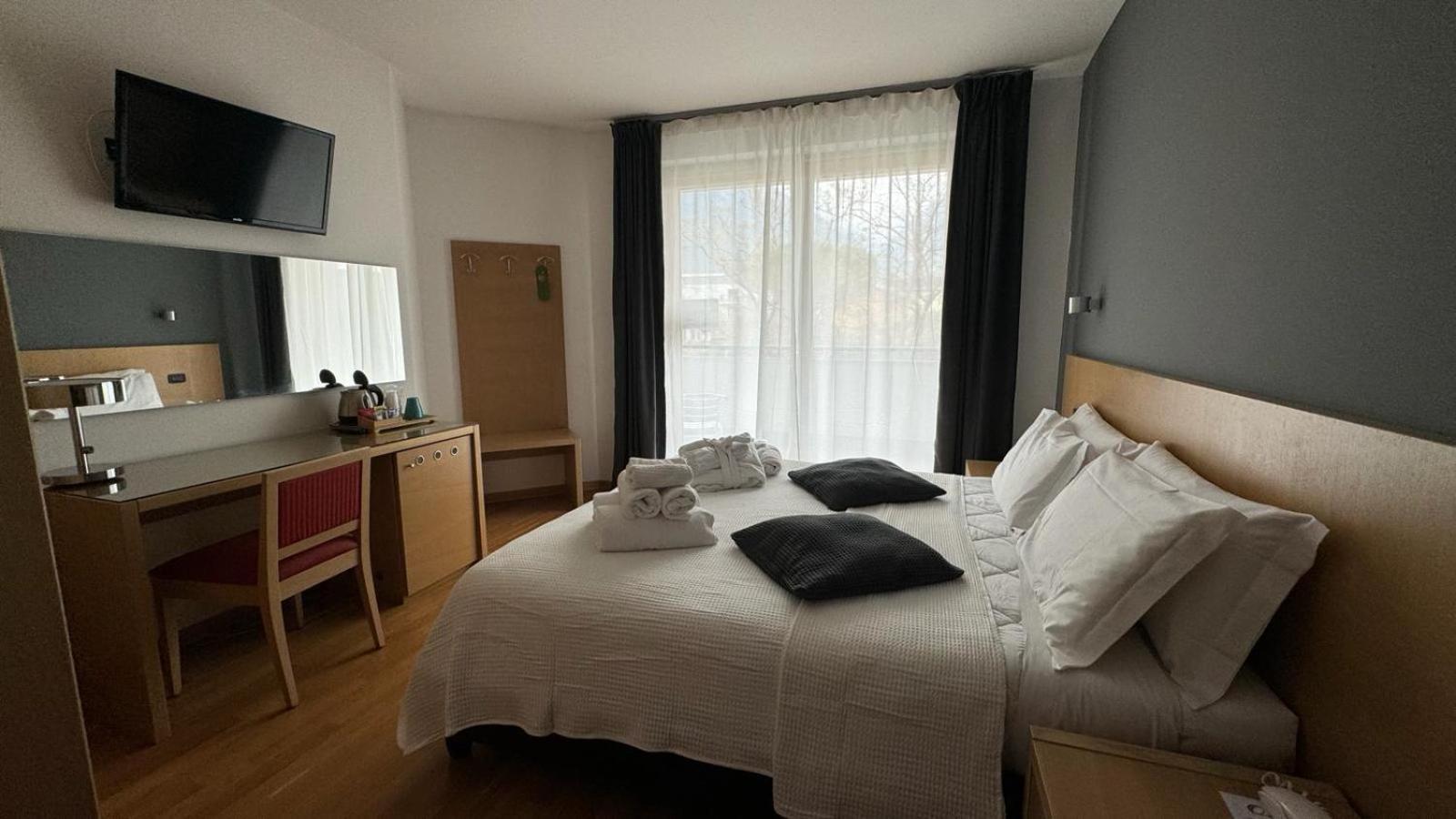 Hotel Oasi Wellness & Spa リーヴァ・デル・ガルダ エクステリア 写真