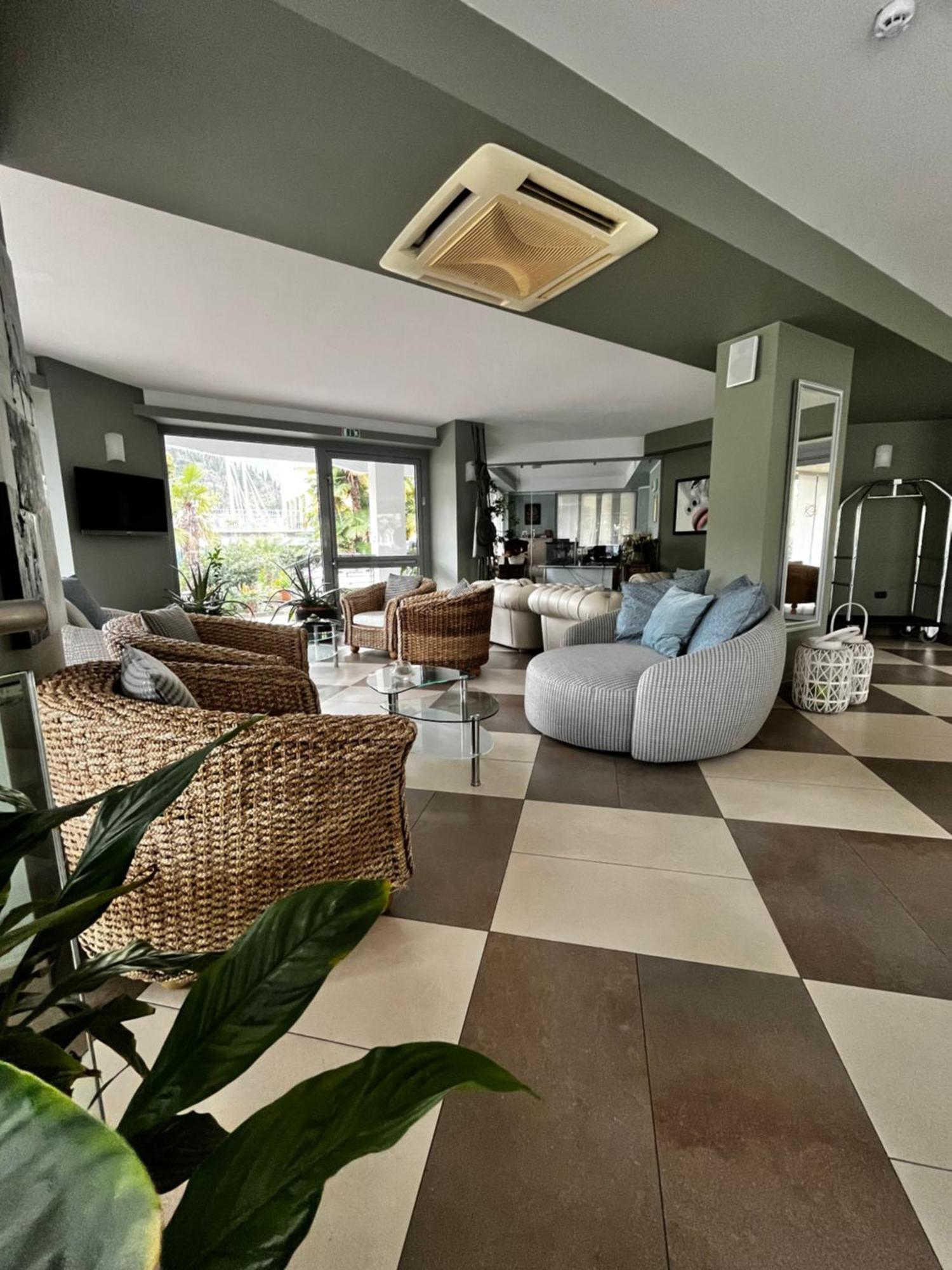 Hotel Oasi Wellness & Spa リーヴァ・デル・ガルダ エクステリア 写真